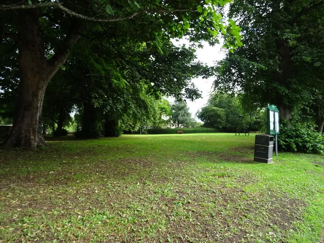 Village green off Common Lane, Scruton